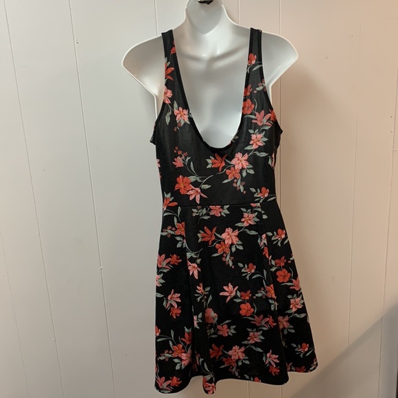 Divided - dress - ac - Picture 5 of 7